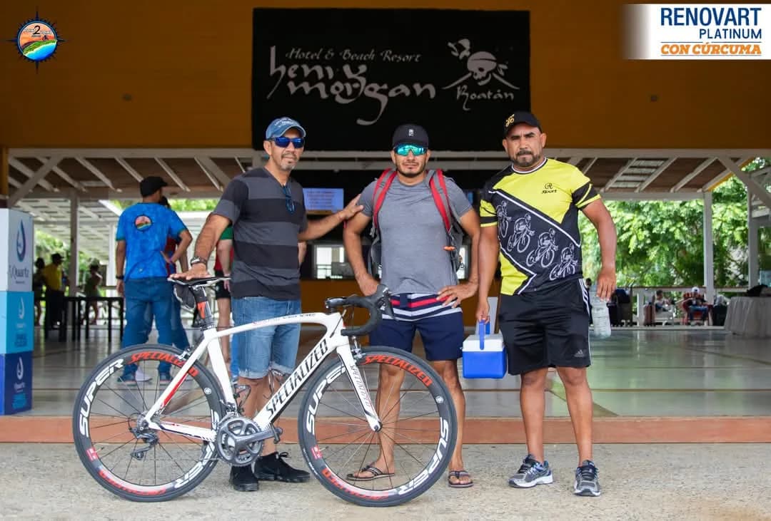 Roatán Point 2 Point — bicicleta specialized ruta grupo henry morgan.