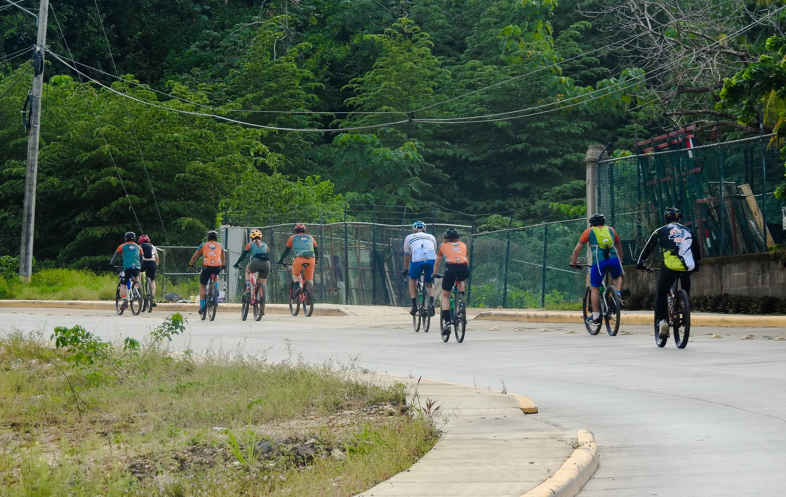 Roatán Point 2 Point — ciclismo roatan id 65. Fotografía Adonis Maradiaga.