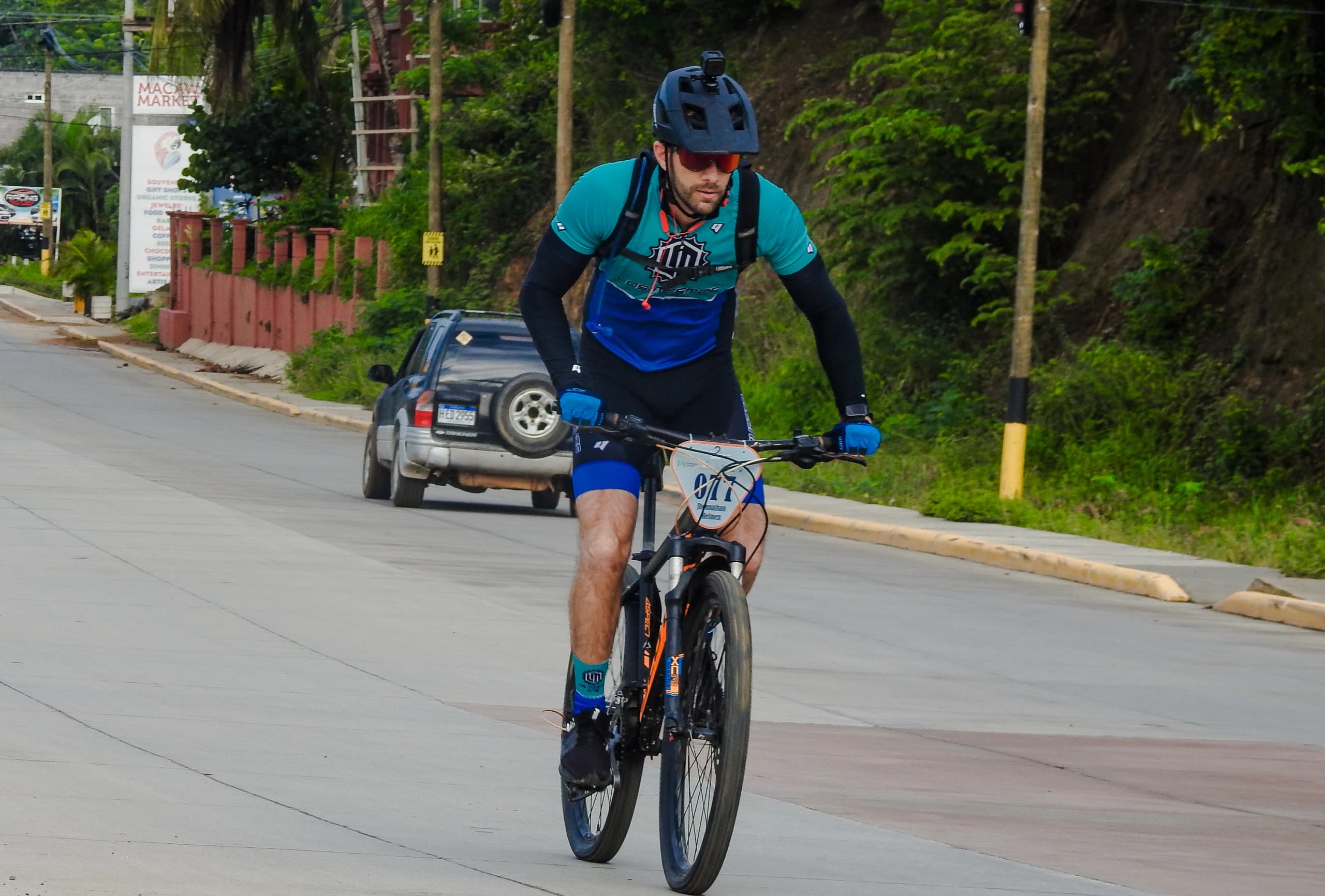 Roatán Point 2 Point — ciclismo roatan id 71. Fotografía Adonis Maradiaga.