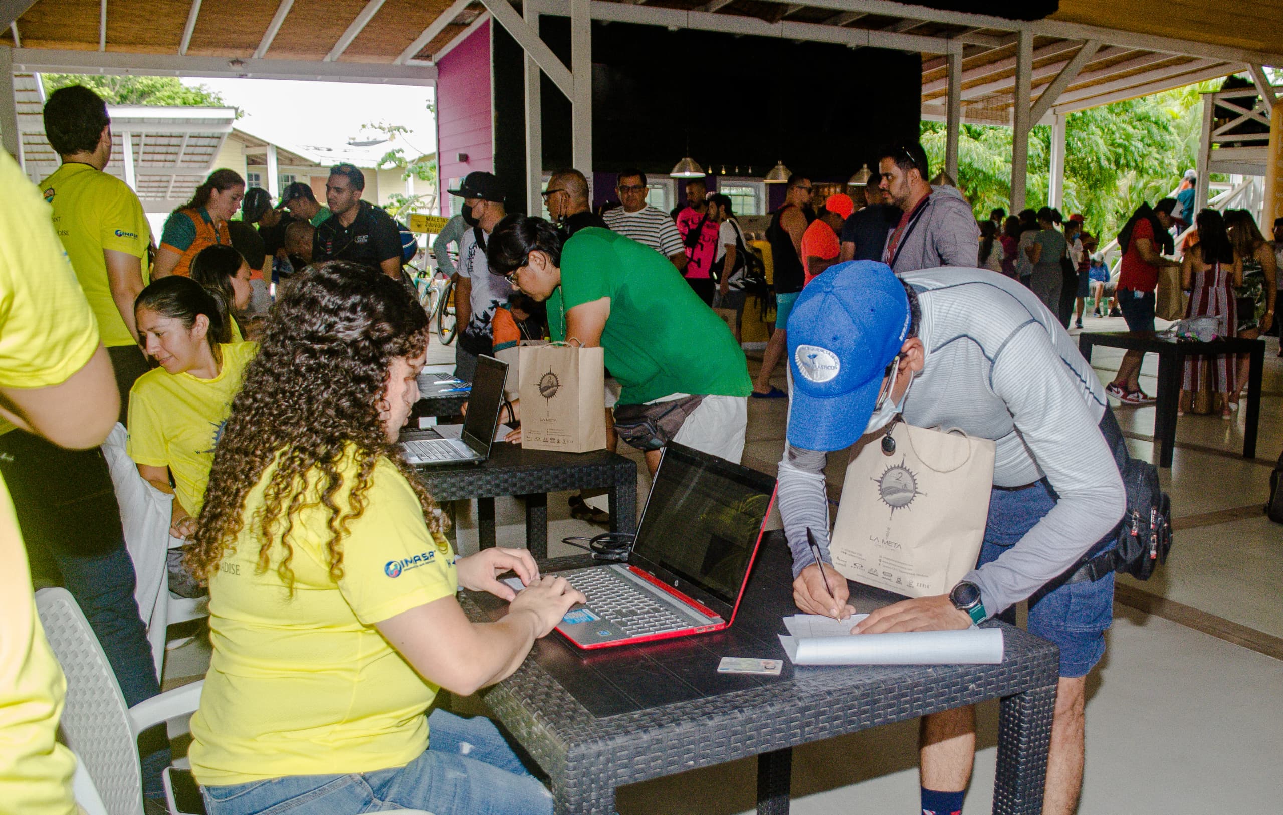 Roatán Point 2 Point — ciclismo roatan id 75. Fotografía Adonis Maradiaga.