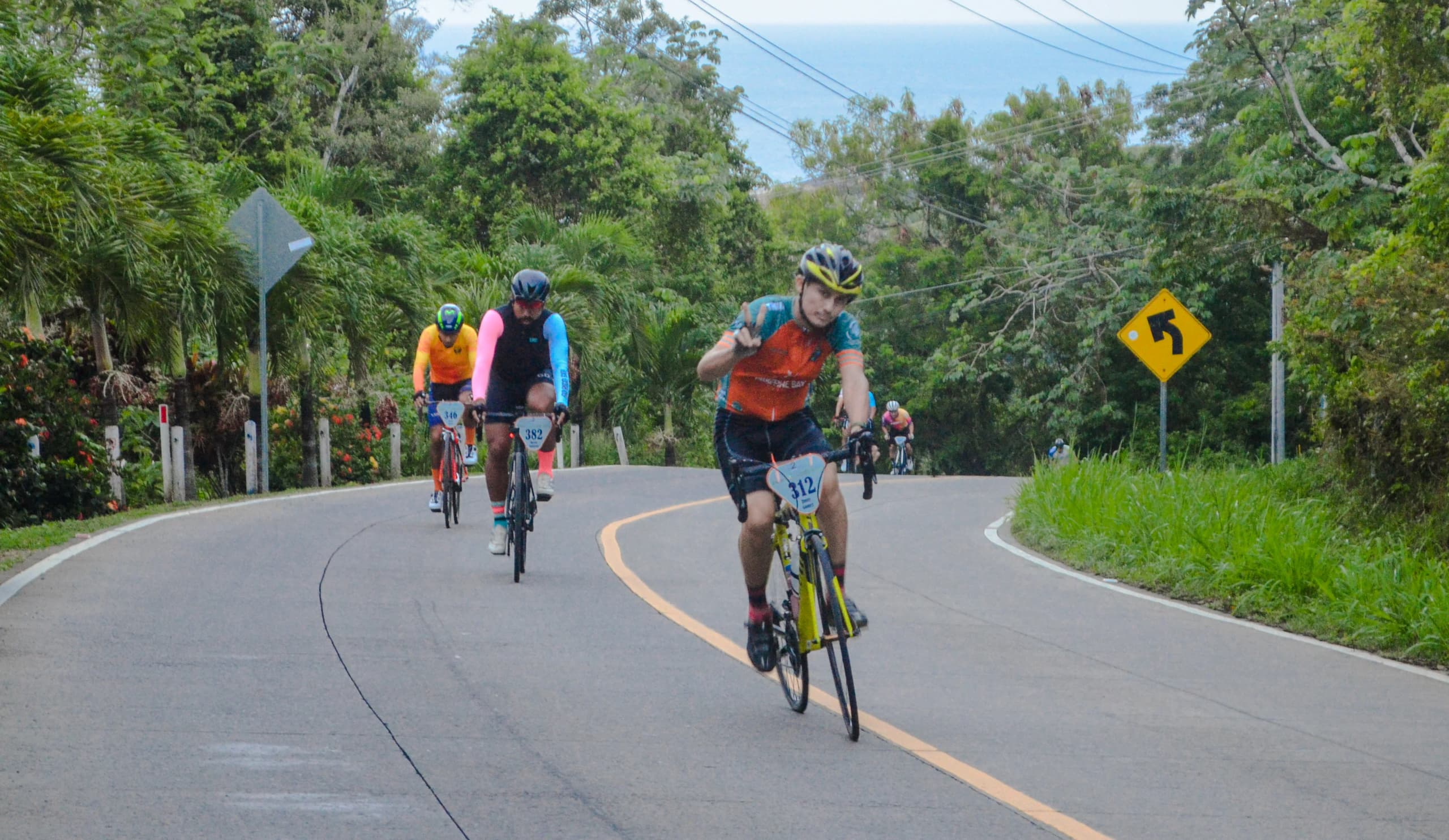 Roatán Point 2 Point — ciclismo roatan id 81. Fotografía Adonis Maradiaga.