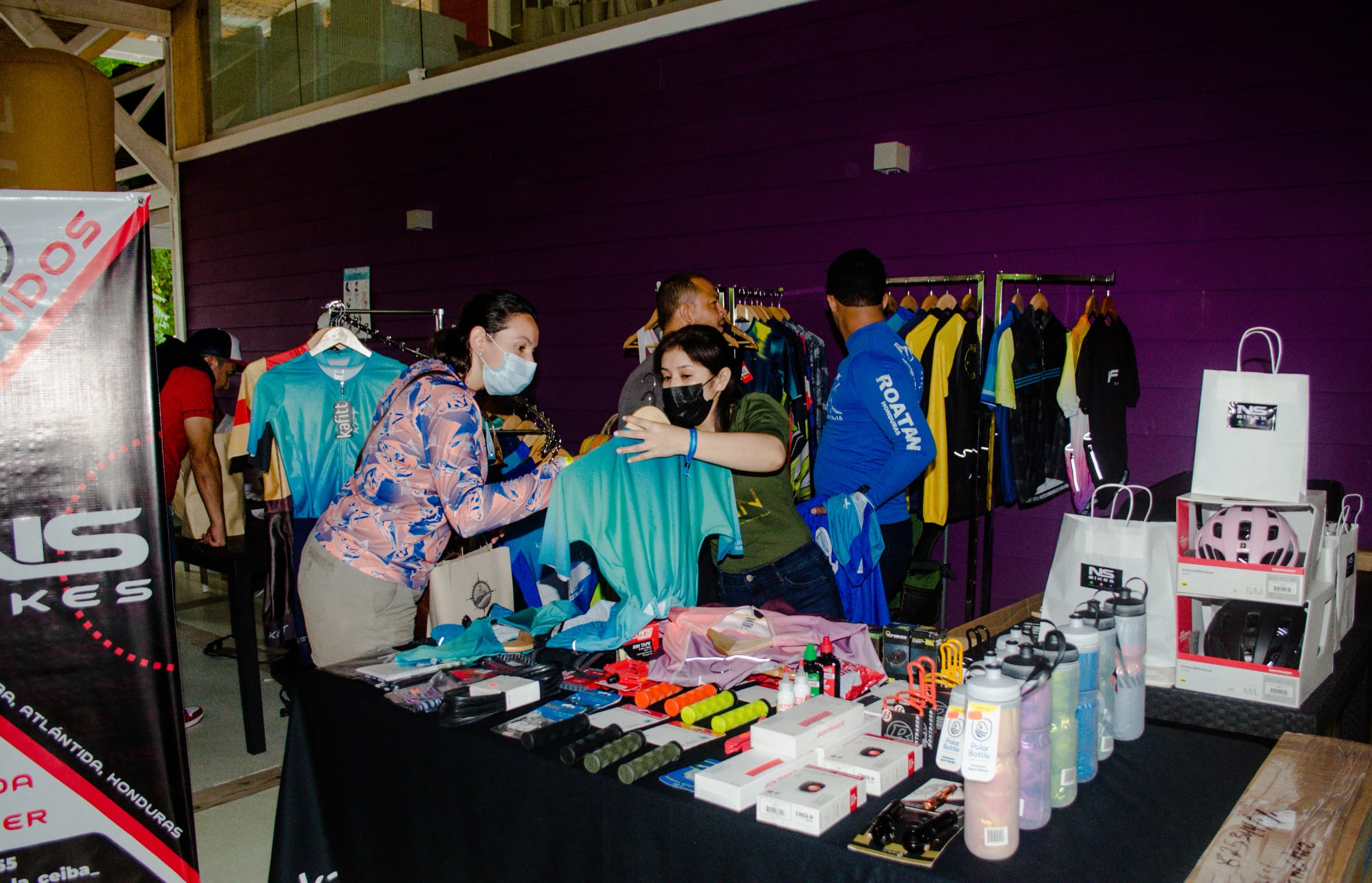 Roatán Point 2 Point — ciclismo roatan id 82. Fotografía Adonis Maradiaga.
