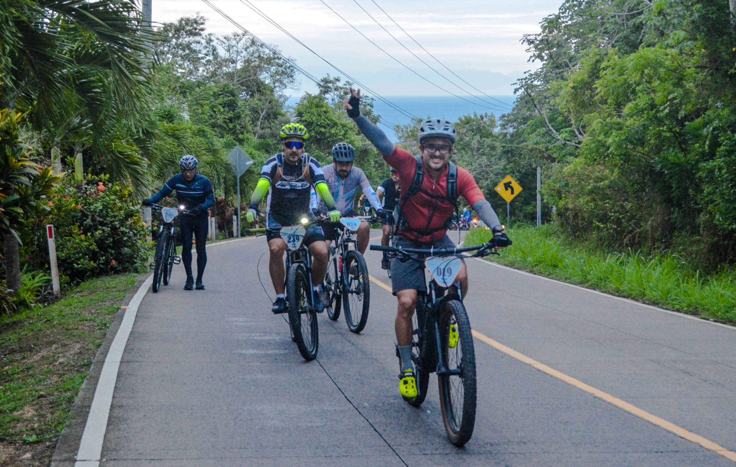 Roatán Point 2 Point — ciclismo roatan id 95. Fotografía Adonis Maradiaga.