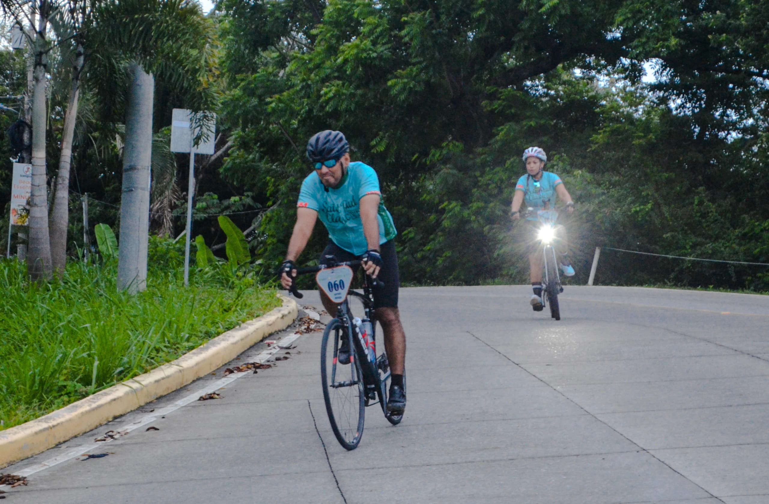 Roatán Point 2 Point — ciclismo roatan id 99. Fotografía Adonis Maradiaga.